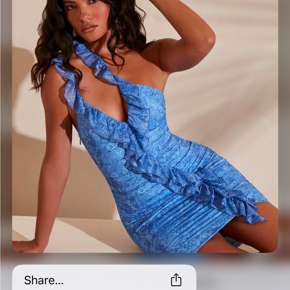 Elegant Blue Ruffled Dress